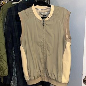 Oakley vest tan